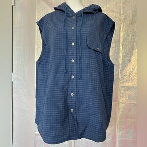 NWT Northern Reflections Navy Hooded Sleeveless Button-Front Shirt Jacket.